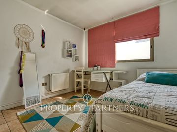 Se vende espaciosa Casa en exclusivo condominio La Reina