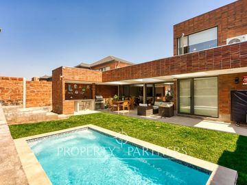 Moderna casa en venta Lomas de Las Pircas Peñalolén