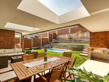 Moderna casa en venta Lomas de Las Pircas Peñalolén