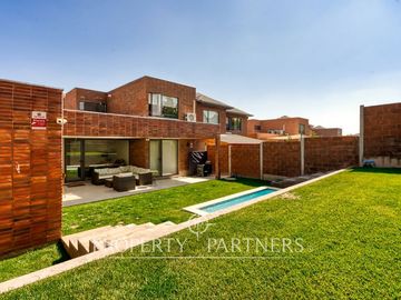 Moderna casa en venta Lomas de Las Pircas Peñalolén