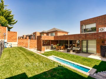 Moderna casa en venta Lomas de Las Pircas Peñalolén