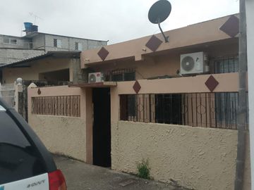 Casa en Venta,  Coop Union de Bananeros 1, Sur de Guayaquil,  AndA.