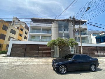 SE VENDE DEPARTAMENTO CON COCHERA EN LA MOLINA