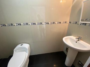 SE VENDE DEPARTAMENTO CON COCHERA EN LA MOLINA