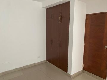 SE VENDE DEPARTAMENTO CON COCHERA EN LA MOLINA
