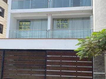 SE VENDE DEPARTAMENTO CON COCHERA EN LA MOLINA