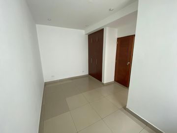 SE VENDE DEPARTAMENTO CON COCHERA EN LA MOLINA