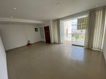 SE VENDE DEPARTAMENTO CON COCHERA EN LA MOLINA