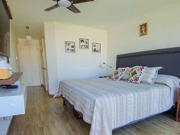 OPORTUNIDAD!! EQUIPADÍSIMA CASA FAMILIAR 5D/4B