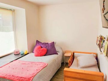 OPORTUNIDAD!! EQUIPADÍSIMA CASA FAMILIAR 5D/4B