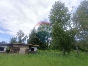 Se vende Parcela  con Cabaña en Construcción