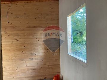 Se vende Parcela  con Cabaña en Construcción