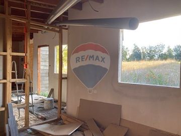 Se vende Parcela  con Cabaña en Construcción