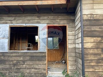 Se vende Parcela  con Cabaña en Construcción