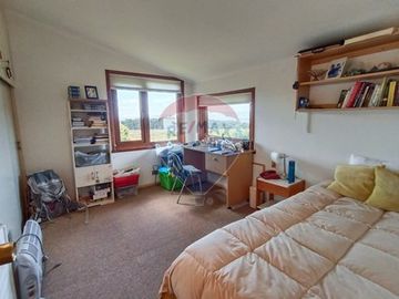 SE VENDE CASA CON VISTA DESPEJADA EN LOS NOTROS