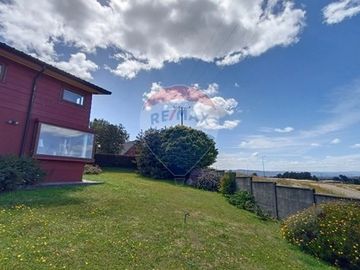 SE VENDE CASA CON VISTA DESPEJADA EN LOS NOTROS