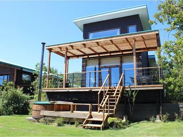 Venta, conj. de casas, a orilla río Quitacalzón