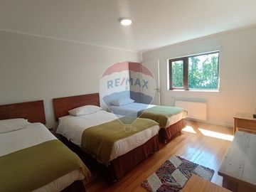 Venta, conj. de casas, a orilla río Quitacalzón