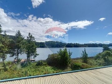 Venta, conj. de casas, a orilla río Quitacalzón