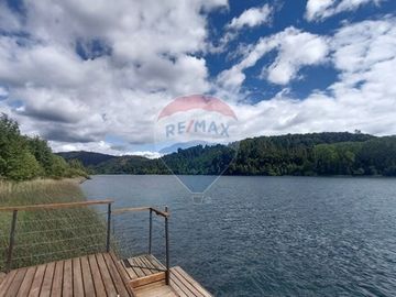 Venta, conj. de casas, a orilla río Quitacalzón