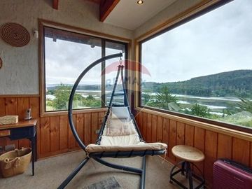 Venta amplia casa Isla Teja con piscina temperada