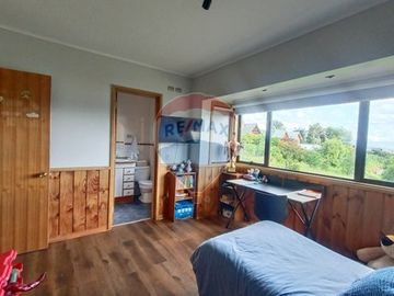 Venta amplia casa Isla Teja con piscina temperada