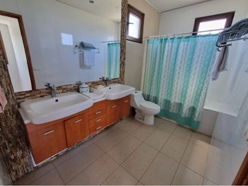 Bajo Tasación!  Tu Hogar en Reñaca Alto, Viña