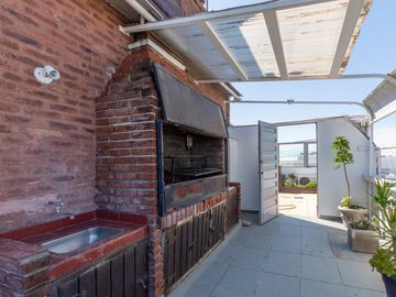 Departamento en Venta, en La Lucila, 4 dormitorios, Terraza propia. Con Seguridad y pileta.