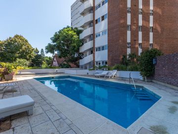 Departamento en Venta, en La Lucila, 4 dormitorios, Terraza propia. Con Seguridad y pileta.