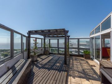 Departamento en Venta, en La Lucila, 4 dormitorios, Terraza propia. Con Seguridad y pileta.