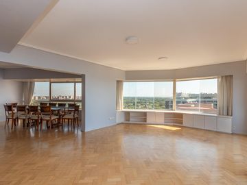 Departamento en Venta, en La Lucila, 4 dormitorios, Terraza propia. Con Seguridad y pileta.