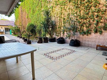 Casa en venta - 4 Dormitorios 3 Baños - 551Mts2 - Villa Lugano