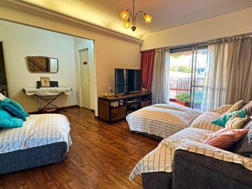 Casa en venta - 4 Dormitorios 3 Baños - 551Mts2 - Villa Lugano