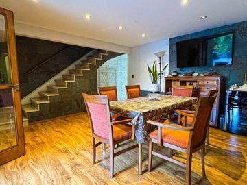 Casa en venta - 4 Dormitorios 3 Baños - 551Mts2 - Villa Lugano