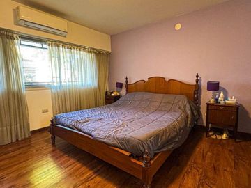 Casa en venta - 4 Dormitorios 3 Baños - 551Mts2 - Villa Lugano