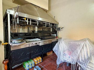 Casa en venta - 4 Dormitorios 3 Baños - 551Mts2 - Villa Lugano