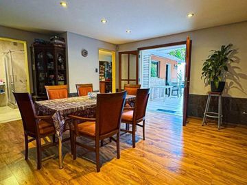 Casa en venta - 4 Dormitorios 3 Baños - 551Mts2 - Villa Lugano