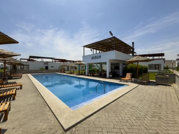Exclusiva Casa en primera Fila de 2 pisos en Condominio Playa Azul Km 125