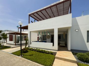 Exclusiva Casa en primera Fila de 2 pisos en Condominio Playa Azul Km 125