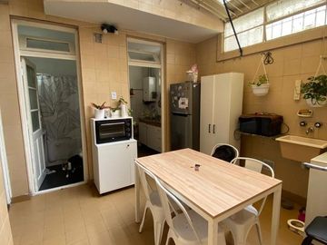 PH en el barrio de Almagro, 4 ambientes con patio!