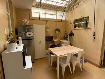 PH en el barrio de Almagro, 4 ambientes con patio!
