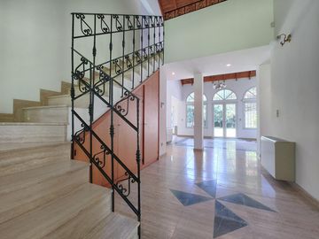 APTO CREDITO: casa en venta, 9 amb, Los Naranjos, Maschwitz