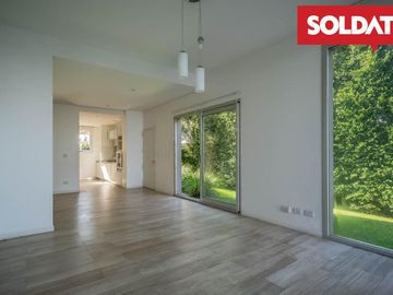 Venta departamento 4 ambientes con dep. Aqua Golf, Nordelta, vista lago, jardín propio Oportunidad.