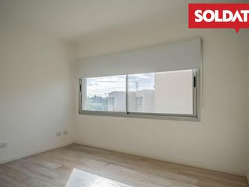 Venta departamento 4 ambientes con dep. Aqua Golf, Nordelta, vista lago, jardín propio Oportunidad.