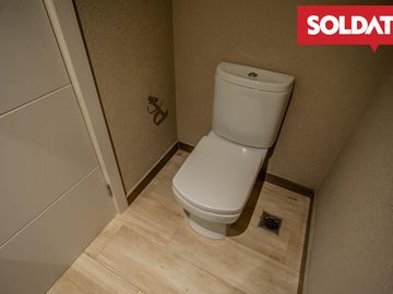Venta departamento 4 ambientes con dep. Aqua Golf, Nordelta, vista lago, jardín propio Oportunidad.