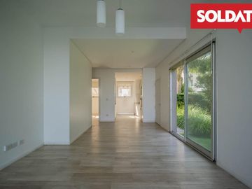 Venta departamento 4 ambientes con dep. Aqua Golf, Nordelta, vista lago, jardín propio Oportunidad.
