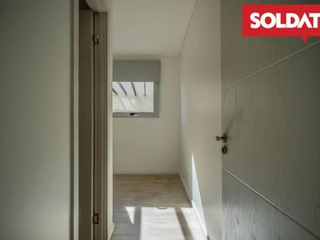 Venta departamento 4 ambientes con dep. Aqua Golf, Nordelta, vista lago, jardín propio Oportunidad.
