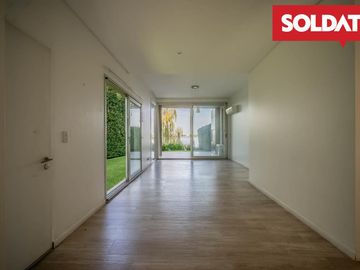 Venta departamento 4 ambientes con dep. Aqua Golf, Nordelta, vista lago, jardín propio Oportunidad.