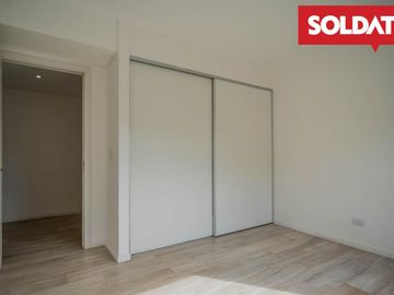 Venta departamento 4 ambientes con dep. Aqua Golf, Nordelta, vista lago, jardín propio Oportunidad.