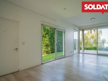Venta departamento 4 ambientes con dep. Aqua Golf, Nordelta, vista lago, jardín propio Oportunidad.